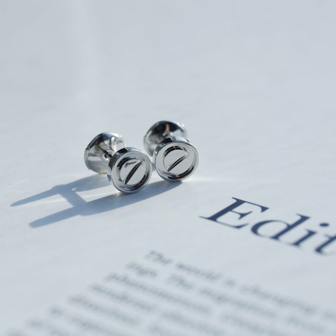 [Moco]LOVE EARRINGS SILVER 10MM