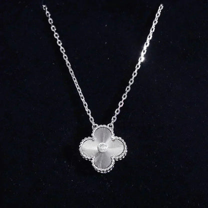 [Moco]CLOVER  15MM DIAMOND LASER NECKLACE SILVER