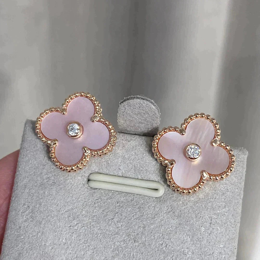 [Moco]CLOVER MEDIUM 1 MOTIFS  PINK MOP DIAMOND EARRINGS