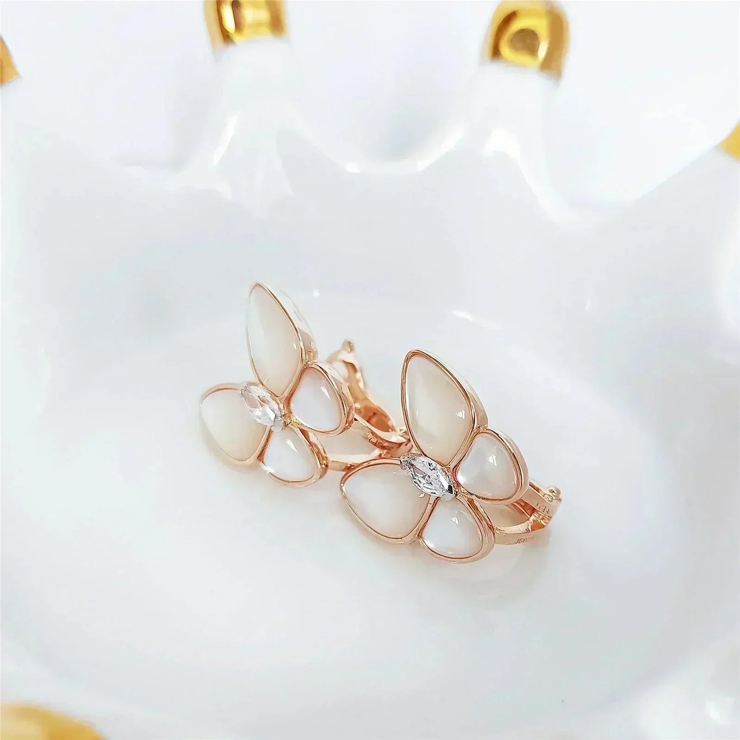 [Moco]BUTTERFLY MOP DIAMOND EARRINGS