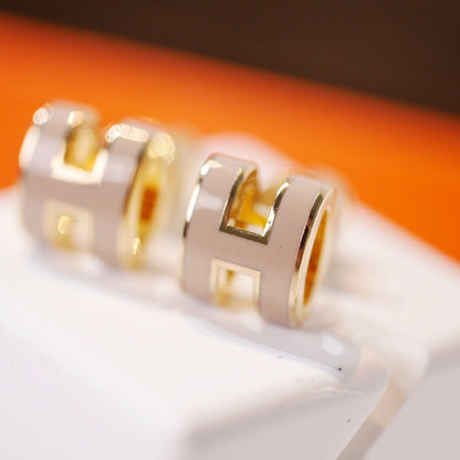 [Moco]MINI POP H GOLD EARRINGS GREY