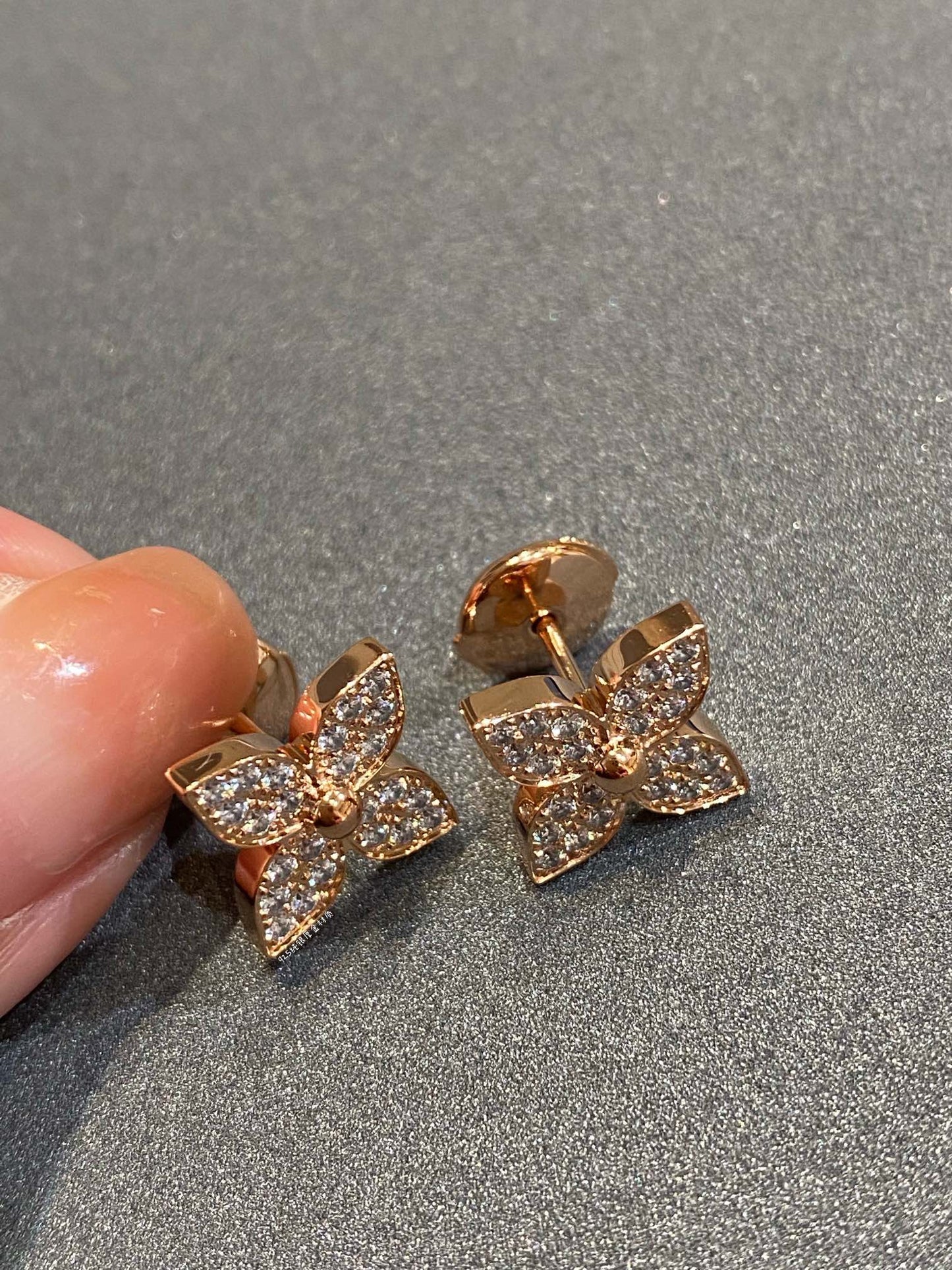 [Moco]STAR DIAMOND EARRINGS