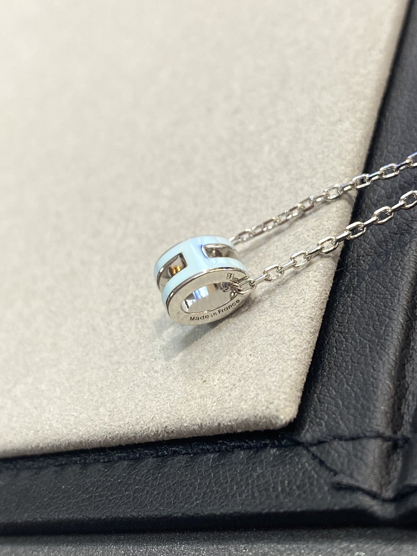 [Moco]POP H LIGHT BLUE NECKLACE