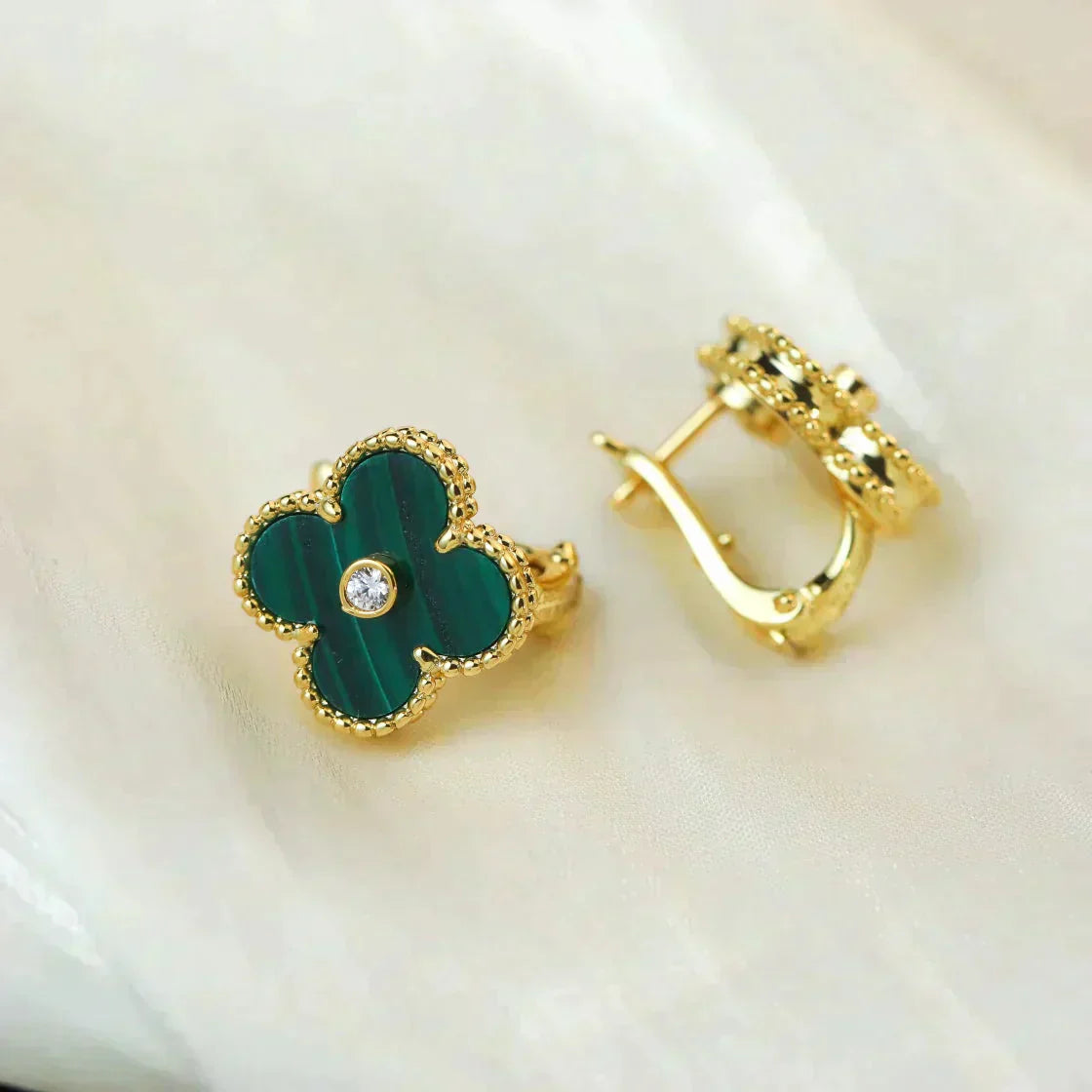 [Moco]CLOVER MEDIUM 1 MOTIFS MALACHITE DIAMOND EARRINGS