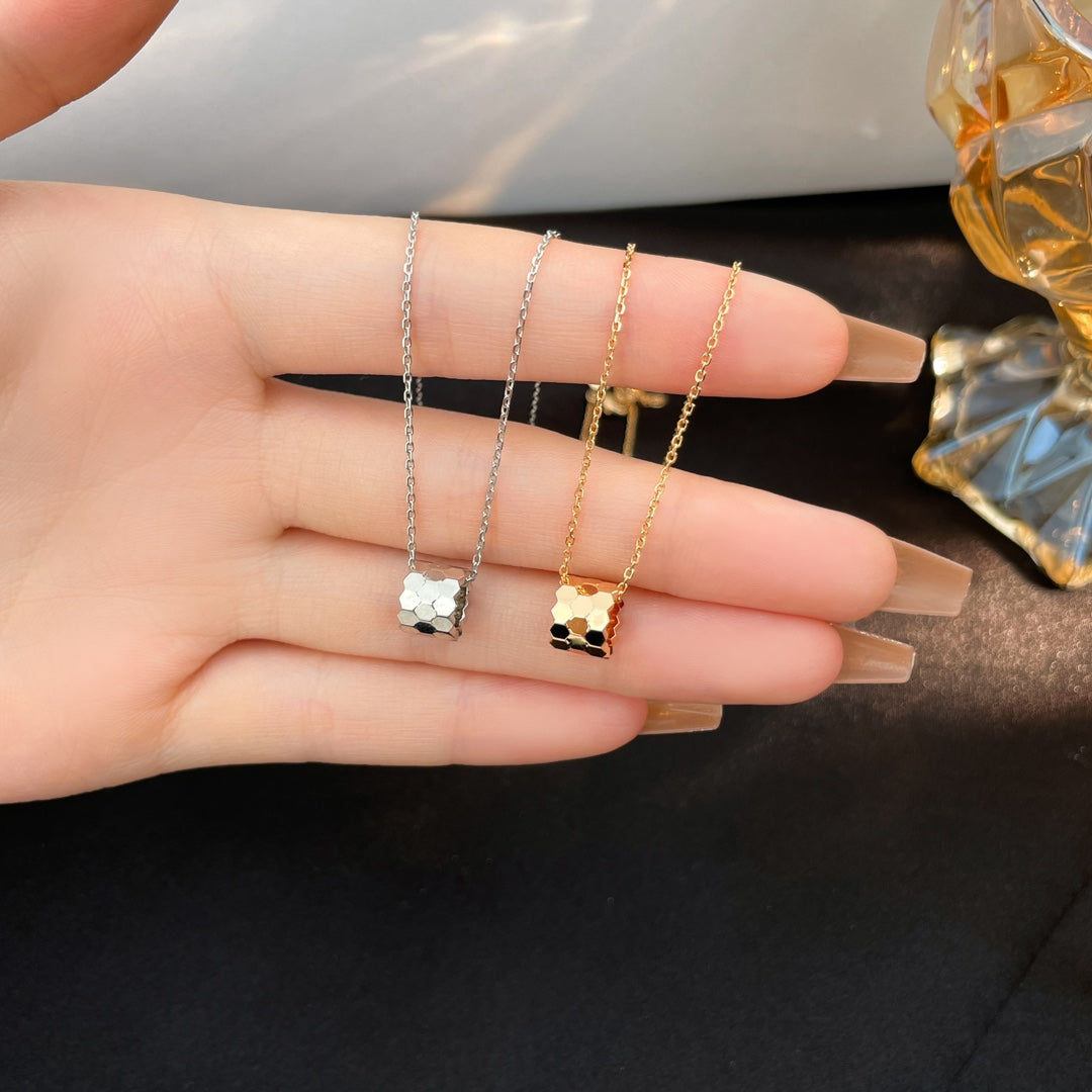 [Moco]BEE MINI NECKLACE