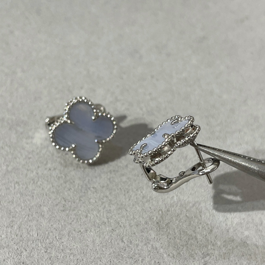 [Moco]CLOVER CHALCEDONY SILVER STUD EARRINGS