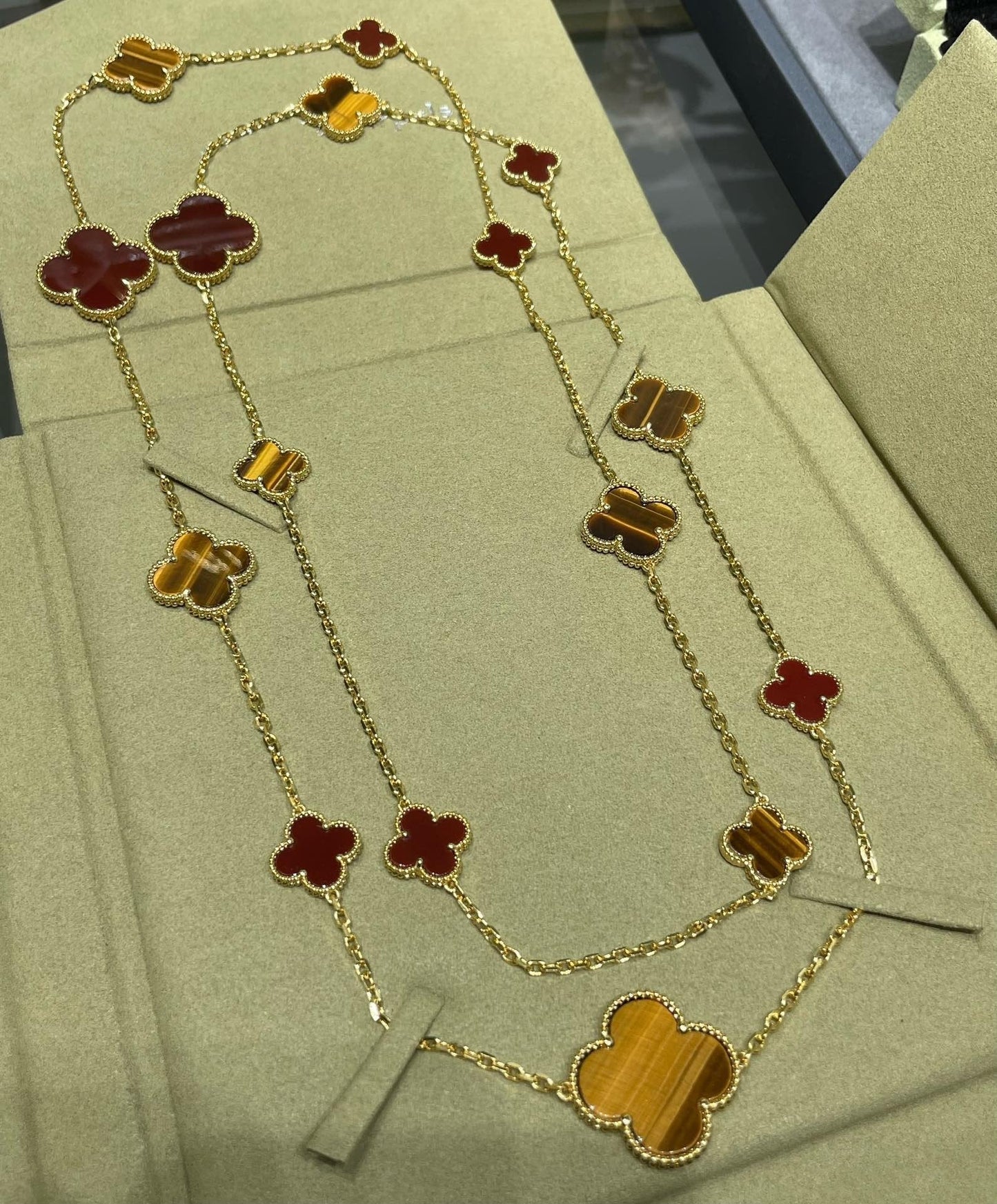 [Moco]CLOVER 16 MOTIF CARNELIAN TIGER EYE ROSE GOLD NECKLACE