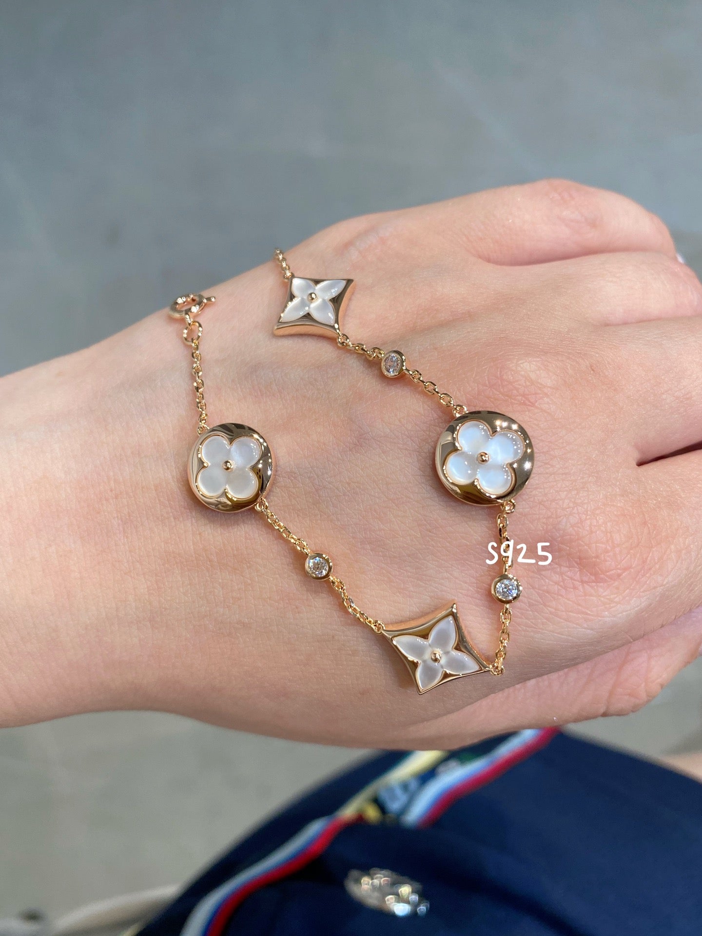 [Moco]STAR AND SUN 4 MOTIF WHITE MOP PINK GOLD BRACELET