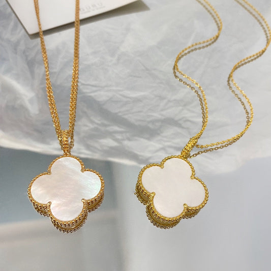 [Moco]CLOVER 25MM MOP LARGE PENDANT NECKLACE