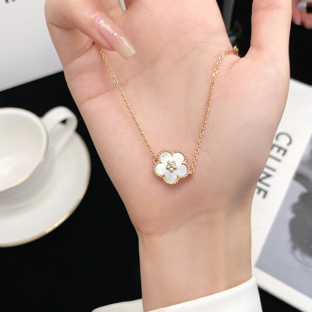 [Moco]LUCKY WHITE MOP PLUM BLOSSOM  BRACELET