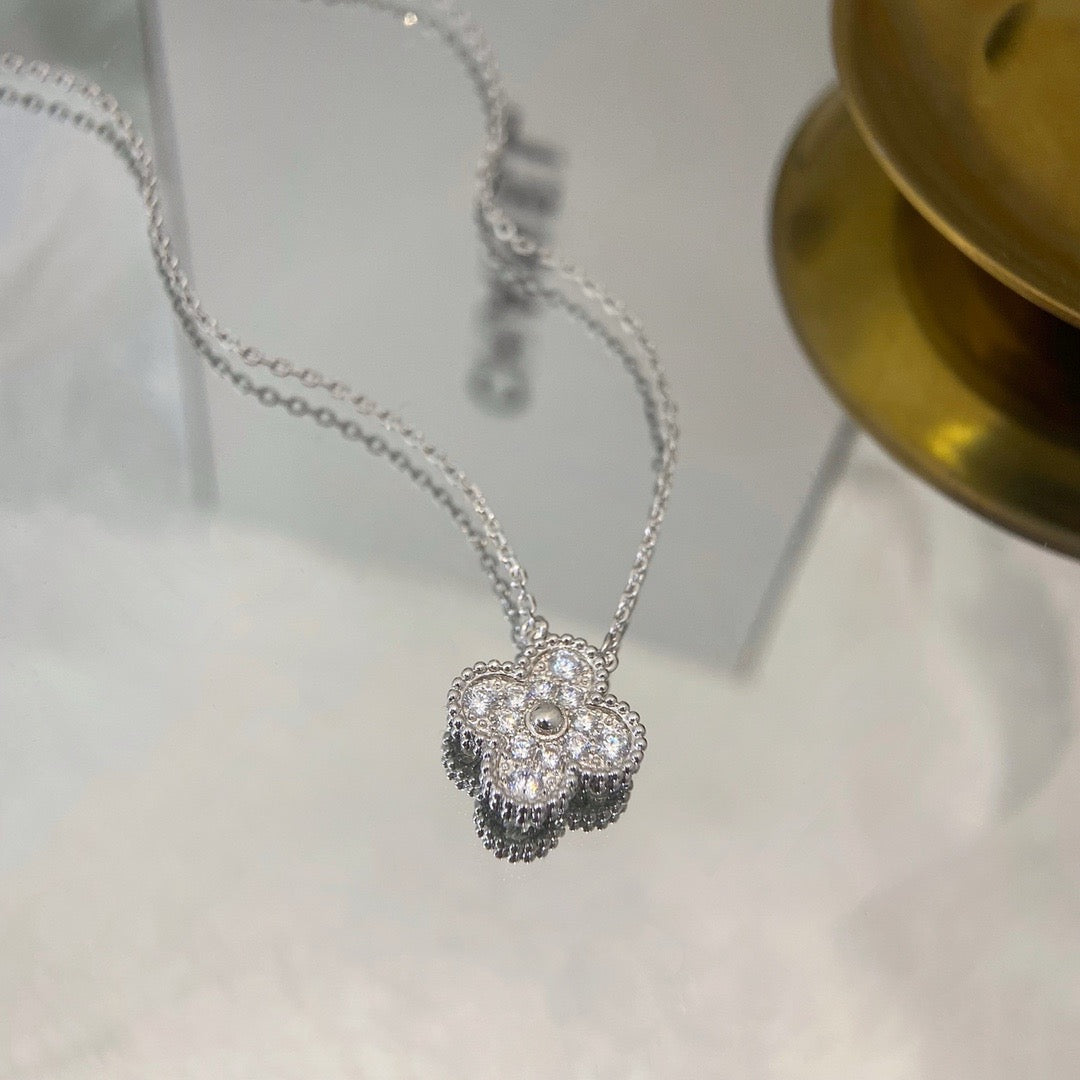 [Moco]CLOVER 15MM DIAMOND SINGLE FLOWER NECKLACE