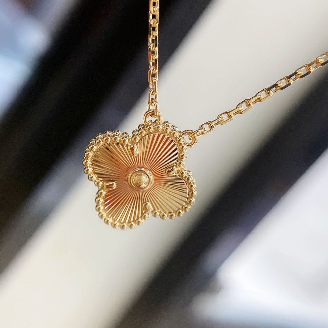 [Moco]CLOVER 15MM LASER NECKLACE