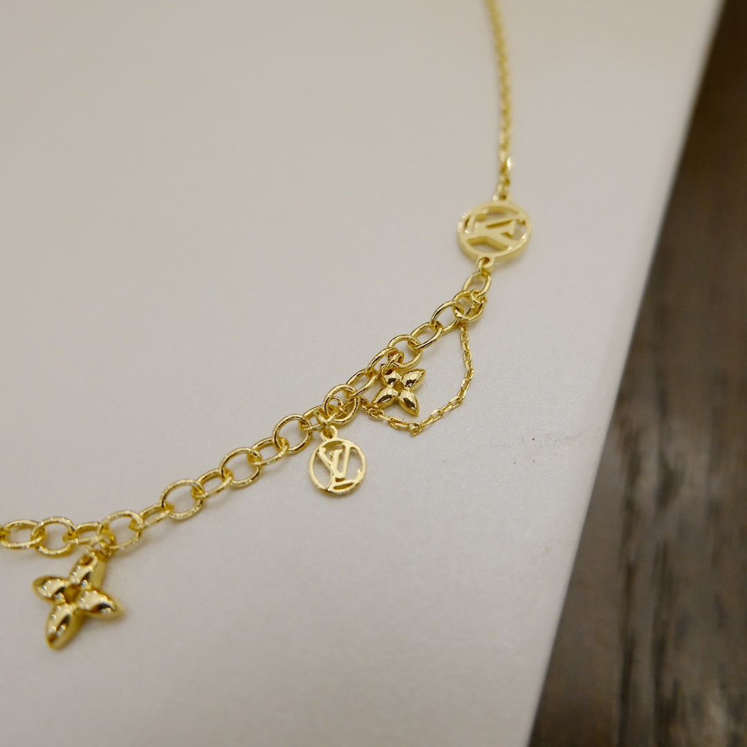 [Moco]BLOOMING SUPPLE NECKLACE BRASS