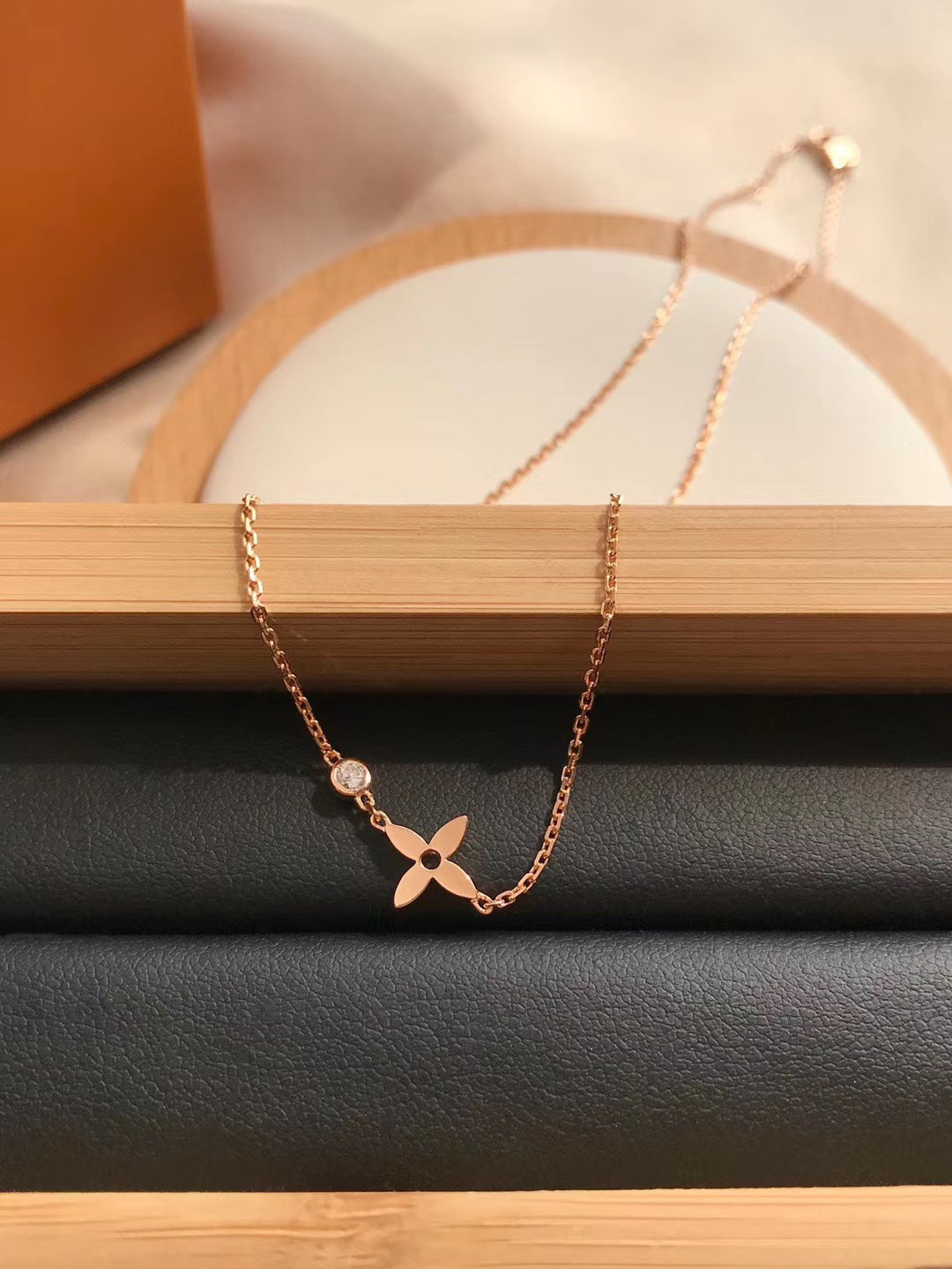 [Moco]BLOSSOM PENDANT PINK GOLD AND DIAMOND