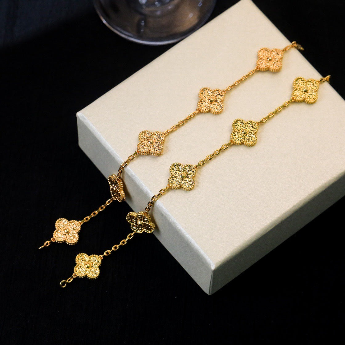 [Moco]CLOVER 5 MOTIFS BRONZING BRACELET