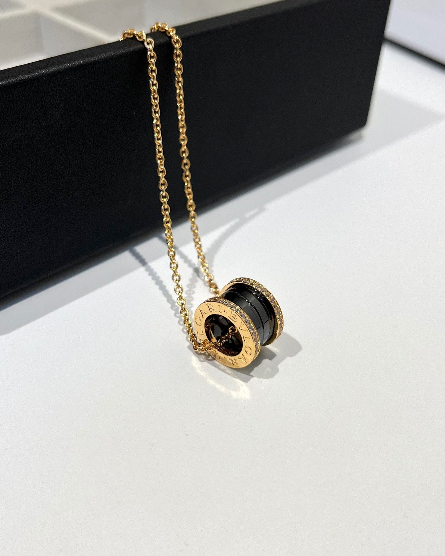 [Moco]ZERO 1 BLACK CERAMIC DIAMOND PINK GOLD NECKLACE